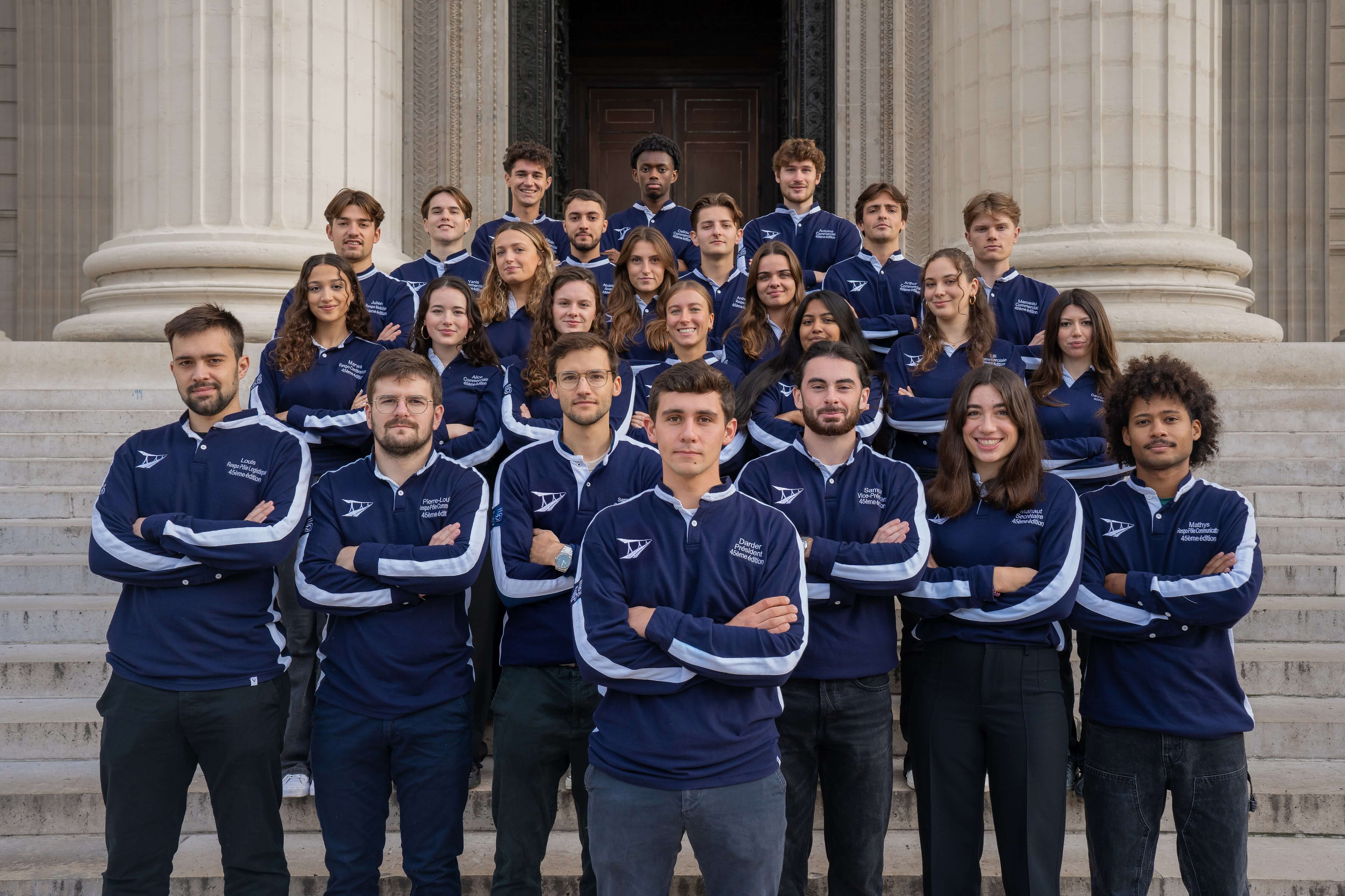 Photo de groupe de l’équipe organisatrice du Forum ESTP